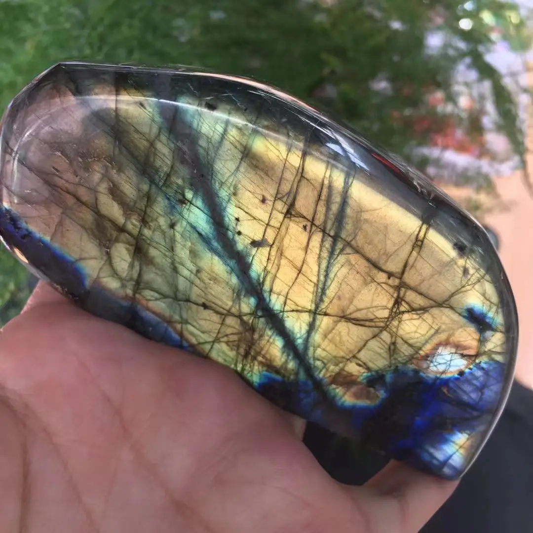 

443g natural labradorite irregular healing crystals can stand (only 1pcs The pictured is the exact one you will receive)
