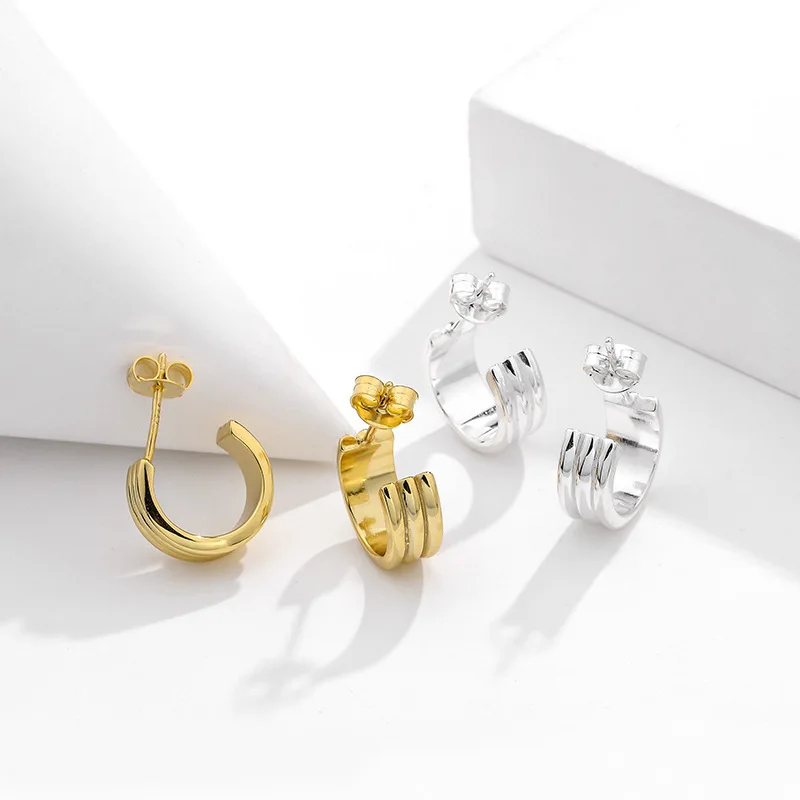 

Женские и мужские серьги-гвоздики из серебра 925 пробы