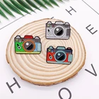 Мультяшная креативная эмалированная брошь для фотоаппарата для влюбленных фотоаппарата красного, зеленого, серого цвета из сплава, Значки для одежды, сумки, украшения в подарок
