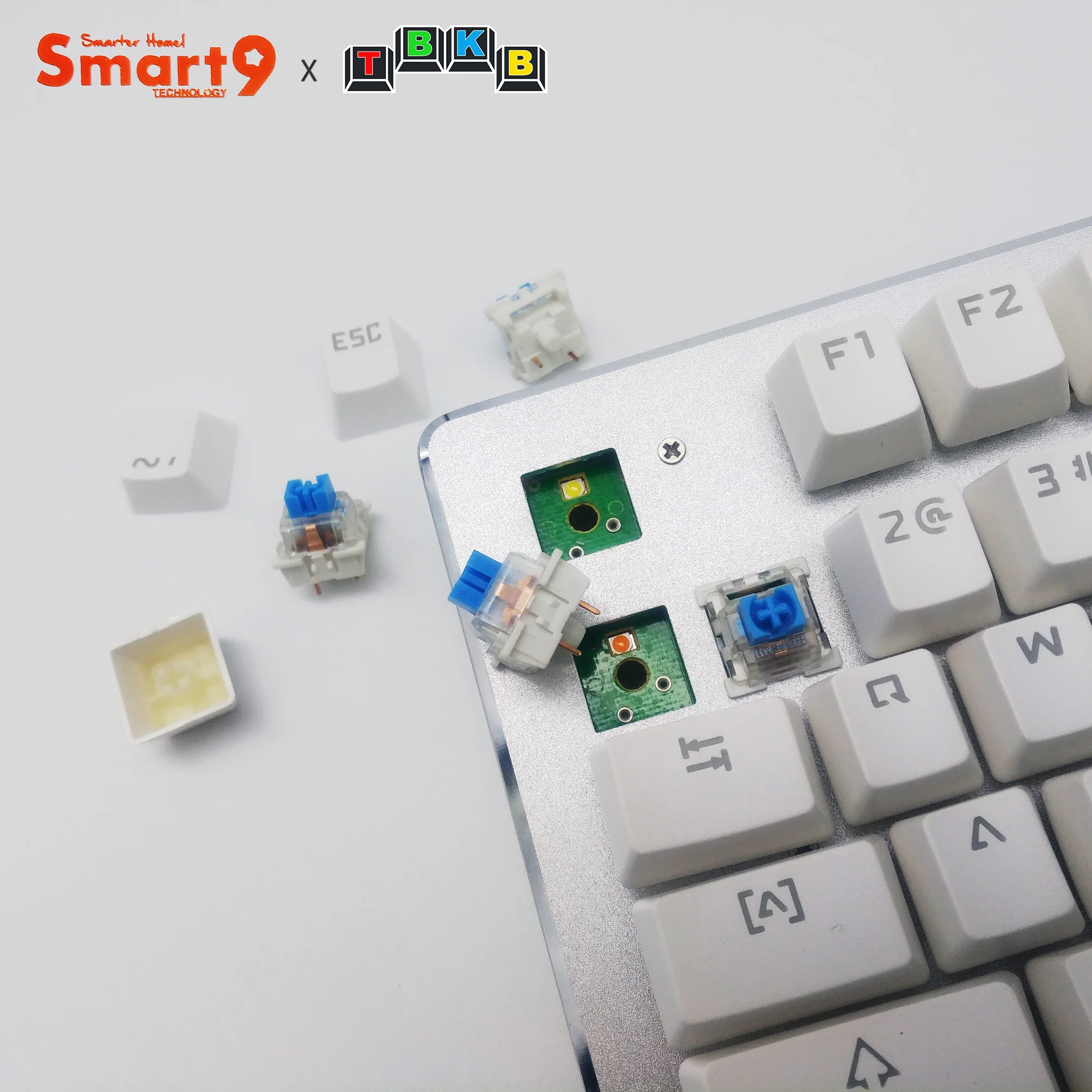 Клавиатура Механическая белая Smart9 x TBKB с клавишами горячей замены 104