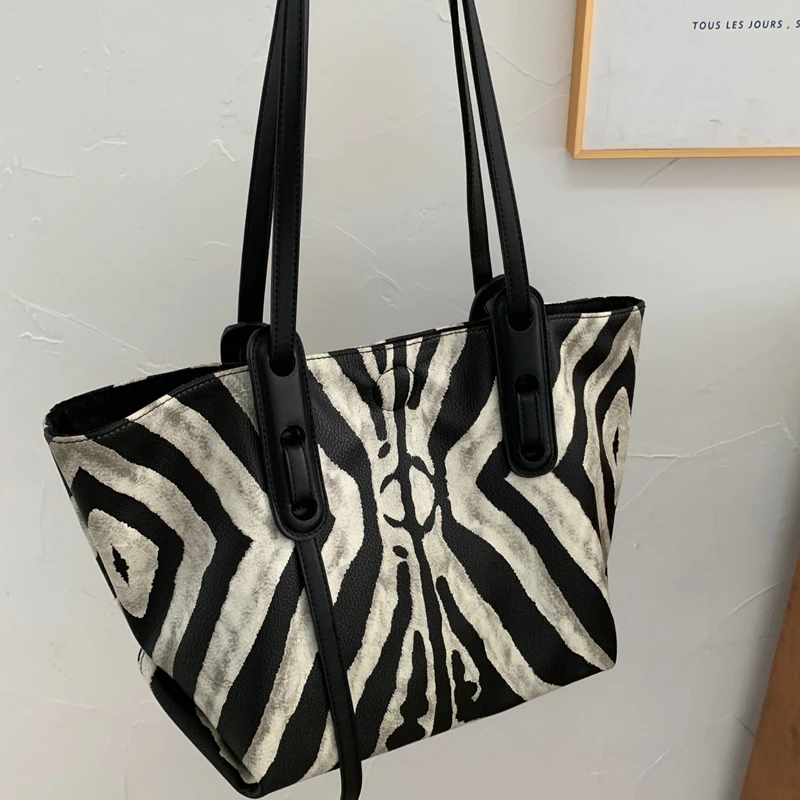 

021 New Classic Zebra Pattern Crossbody Bag for Women Single Shoulder Tote Bag Bolsa Ladies Purses and Handbags Luxury Designer