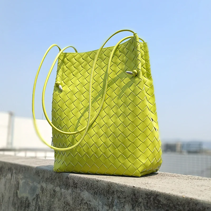 

Women's Luxury Designer Knitting Bucket Bag Soft Leather Big Capacity Handbag Two-In-One Shoulder Bag