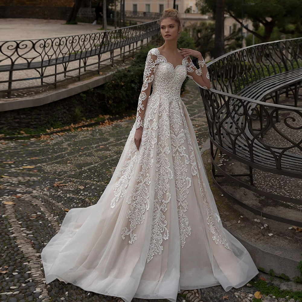

Modest Champagne Wedding Dress with Long Sleeves Sweetheart Delicate Lace Bridal Gown Sweep Train A Line Bride Dresses