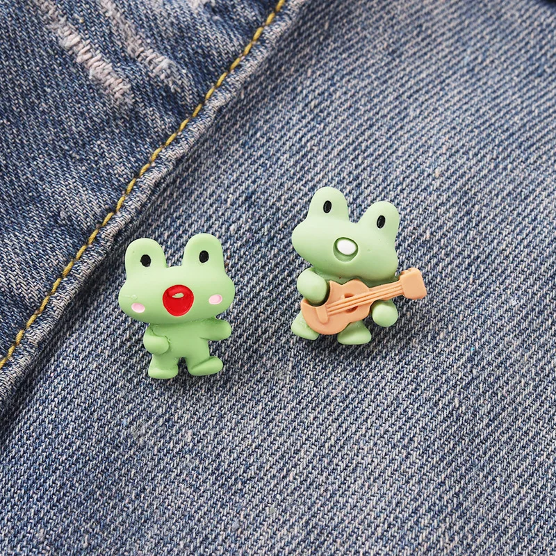 

Resin Clay Frog Pins Singing and Playing Guitar Brooches Screaming Froggy Lapel Pin Badges Fashion Trend Frog Jewelry