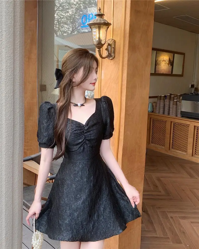 

Fashion Women Loose French Style Niche Retro Platycodon Puff Sleeve Skirt Folds Temperament Waist Jacquard Dress