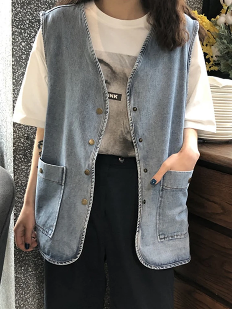 

Повседневный свободный женский джинсовый жилет без рукавов, весна-осень 2021, тонкий универсальный жилет, модная однобортная женская верхняя...