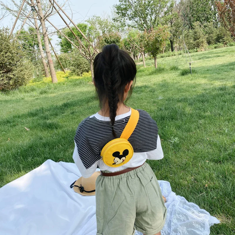 

New2021 Disney children's new mini shoulder bag cartoon Mickey Minnie baby coin purse female canvas messenger bag evening bags