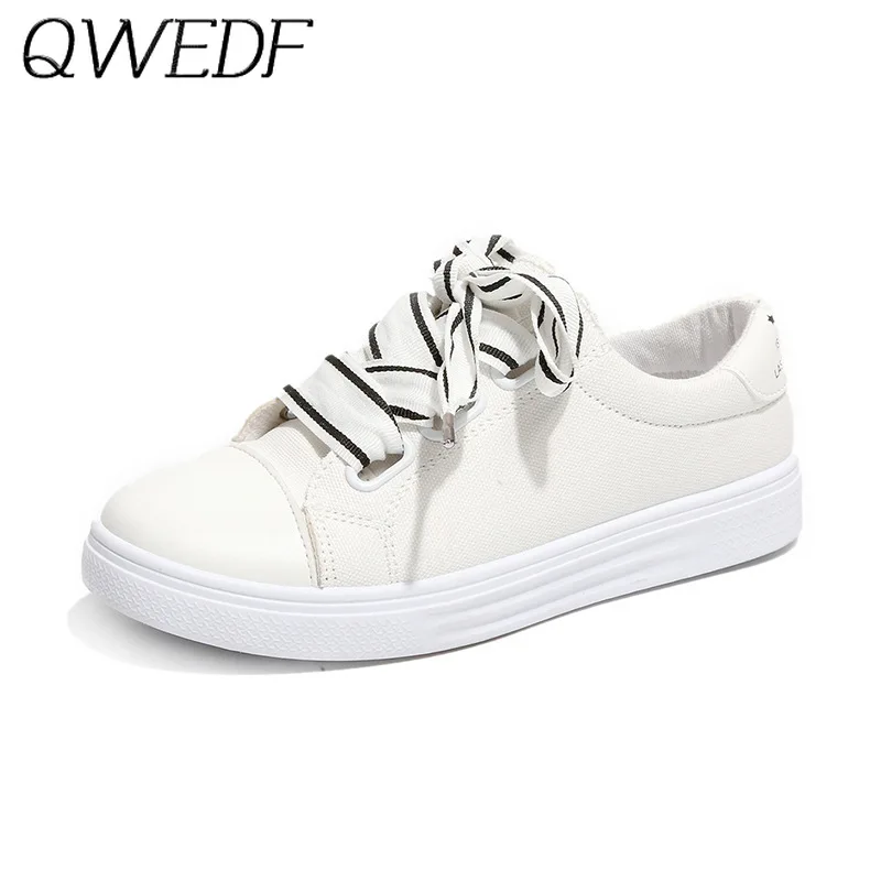 Женская повседневная обувь на шнуровке белые однотонные удобные кроссовки
