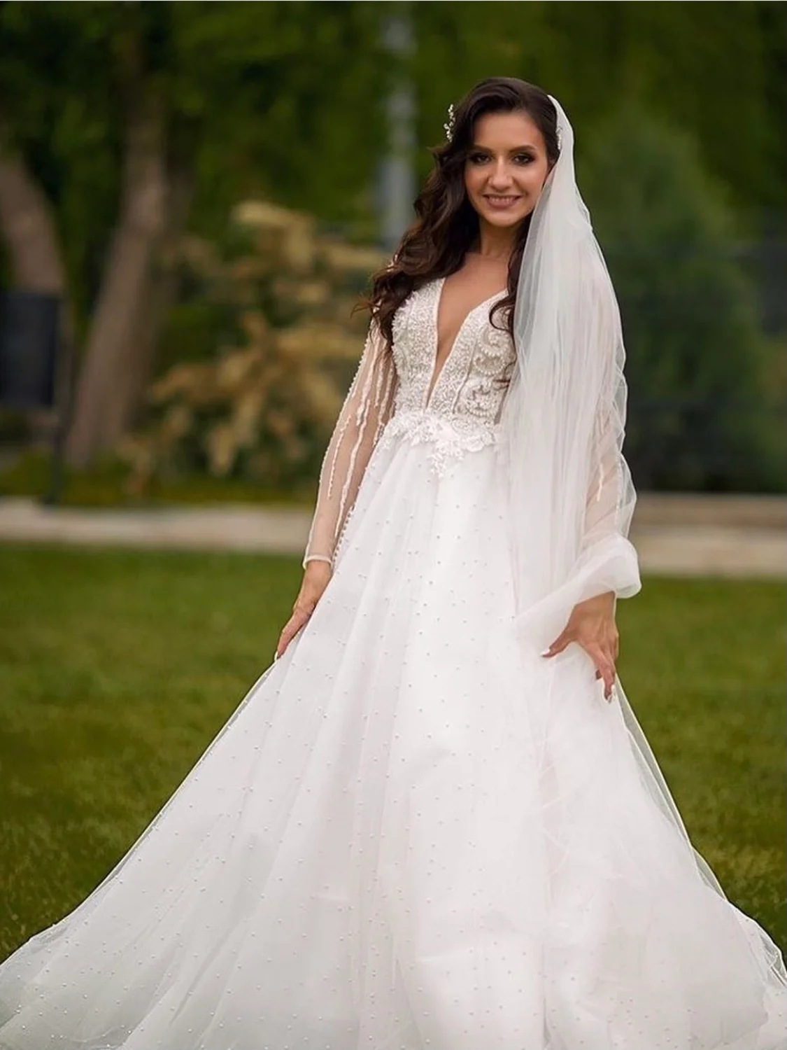 

Wedding Dress A-Line V-Neck Lace Appliques Beading Pearls Tulle Full Sleeve Backless Floor Length Sweep Train Luxury Bridal Gown