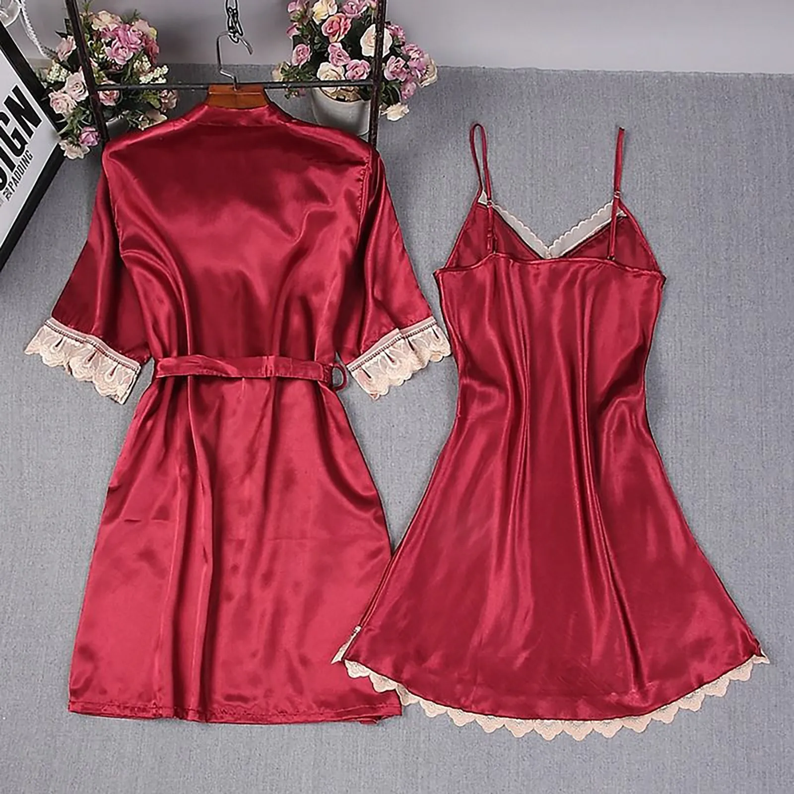 

New sexy pajamas ladies velvet sexy solid color nightgown 2-piece pajamas V-neck pajamas camisole and shorts