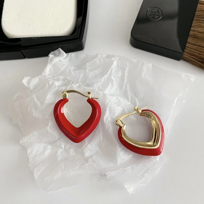 

Red Love Heart Unique Special Interest Earrings Women Girls New Fashion Graceful Ins Design Sense Ear Ring