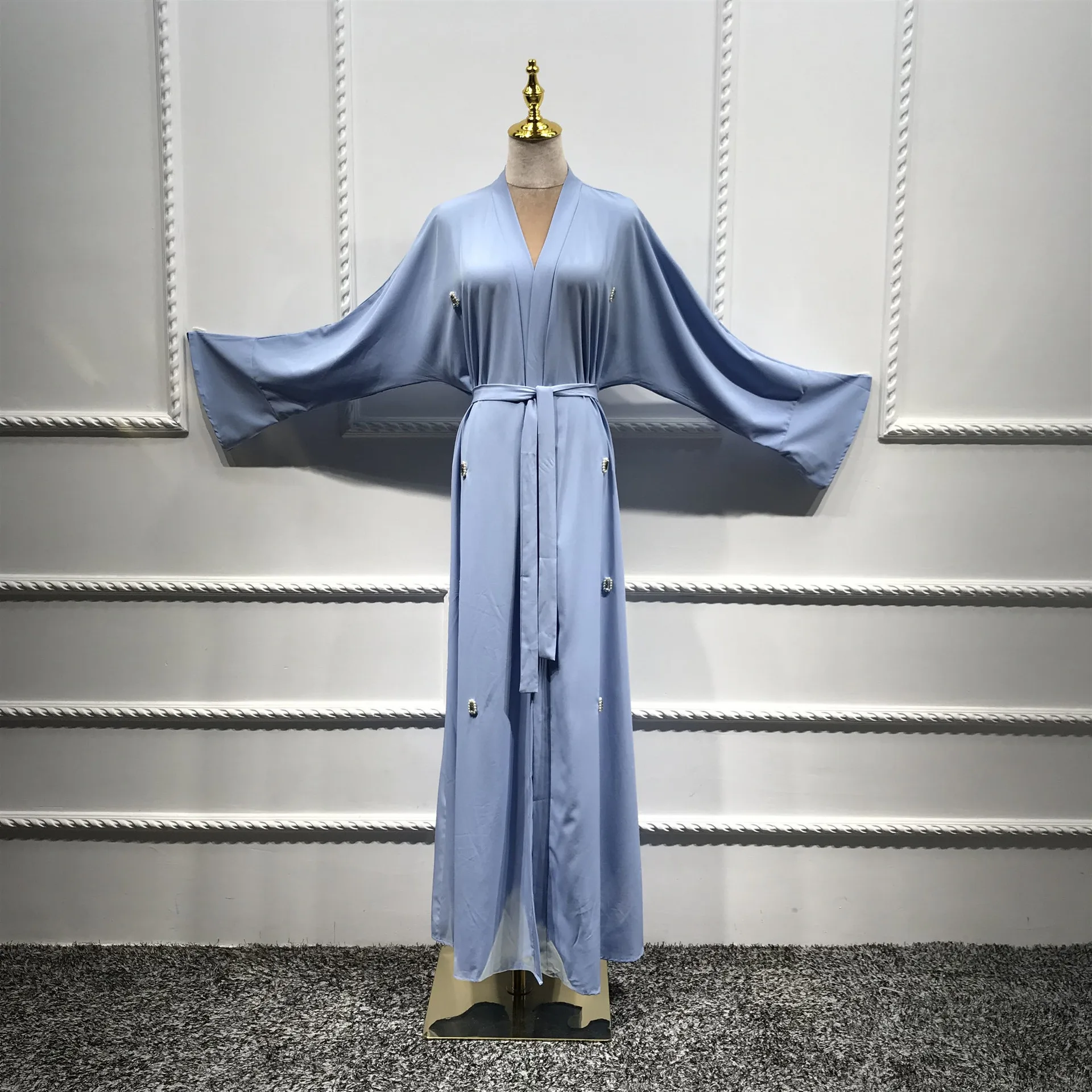 Элегантное мусульманское платье Abaya для женщин расшитое бисером на шнуровке