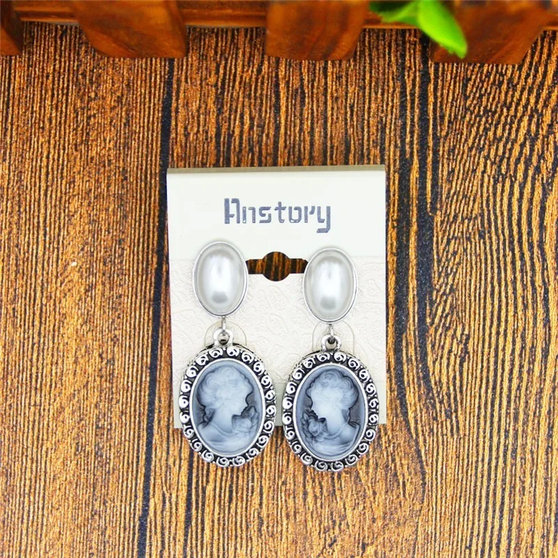 Oval Pearl Earrings Stud For Women Lady Queen Cameo Vintage Look Antique Silver Plated Fashion Jewelry TE492 | Украшения и