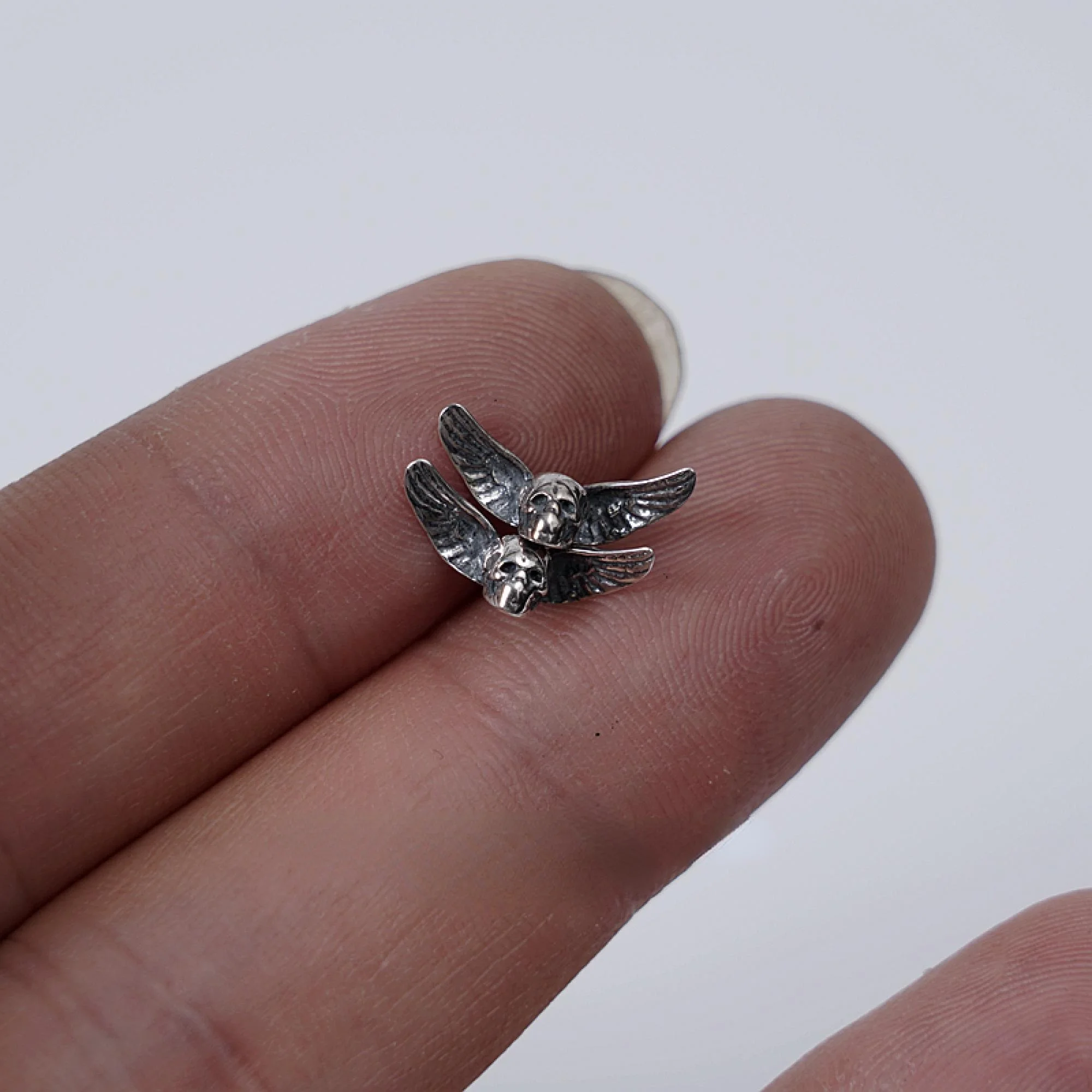 

Personality Punk Style Silver Color Skull Angel Wings Stud Earrings Goth Cool Vintage Skull Earrings for Men Women Jewelry