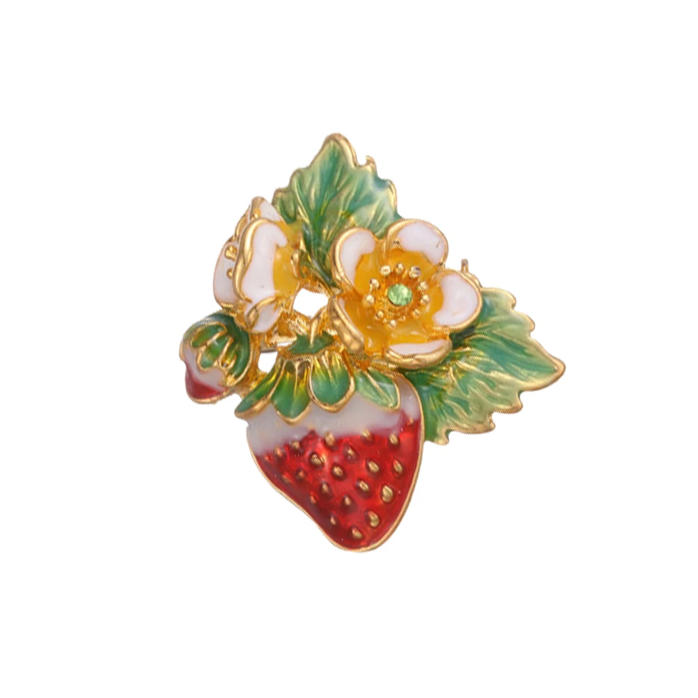 1Pc Delicate Strawberry Brooch Creative Christmas Plant Corsage Lapel Pin (Red) |
