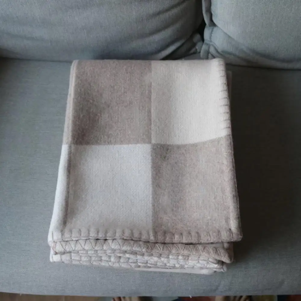 Beige color Европейские и американские благородные роскошные утолщение H одеяло 1550 г H шаль шарф толстый кондиционер диван покрывало для полета на самолете - Цвет: Beige color