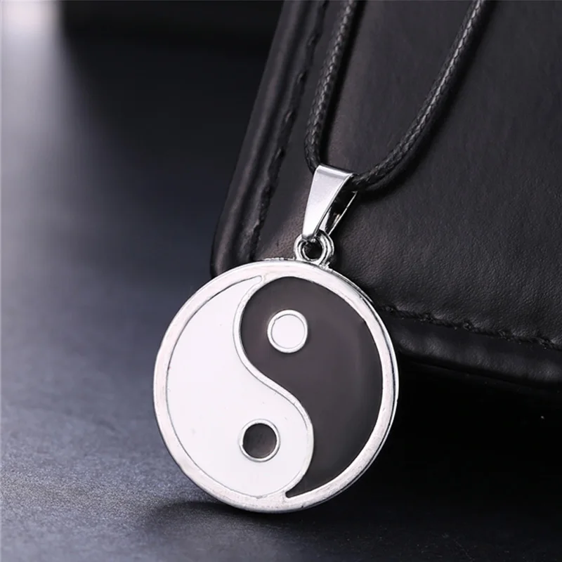 

Anime Yin Yang Necklace Sliver Gosssip Necklaces & Pendants Leather Chain Men Women Gift Accessory Jewelry Choker Collar
