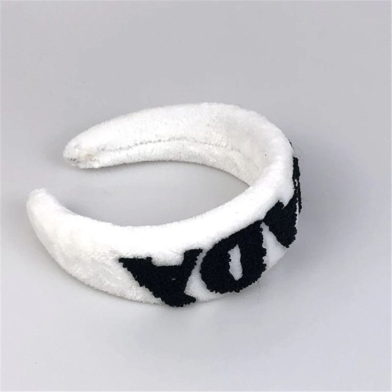 Женская повязка на голову с вышивкой в виде букв |