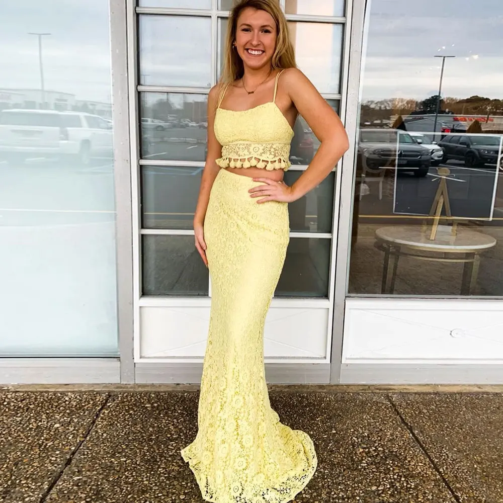 

Mermaid / Trumpet Lace Spaghetti strap Floor length Sweep/Brush Sleeveless Open back Evening Dresses Yellow horizontal neck