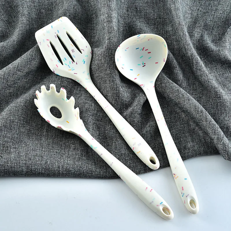 Набор кухонных силиконовых инструментов устойчивых к высоким и низким