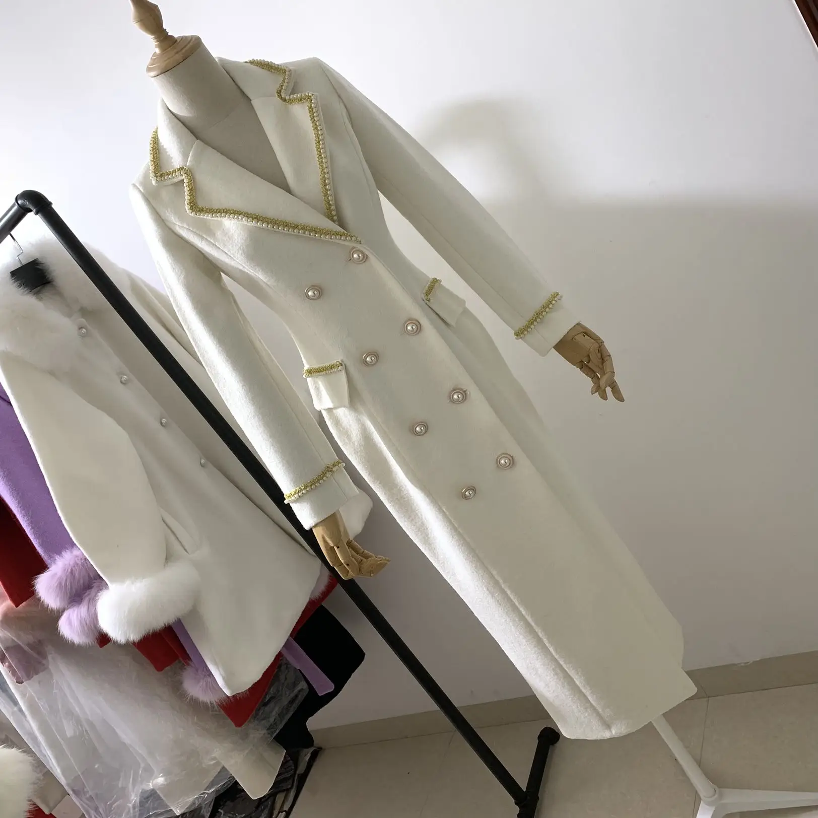 Женское тонкое шерстяное пальто стеганая сетчатая парка с бисером верхняя