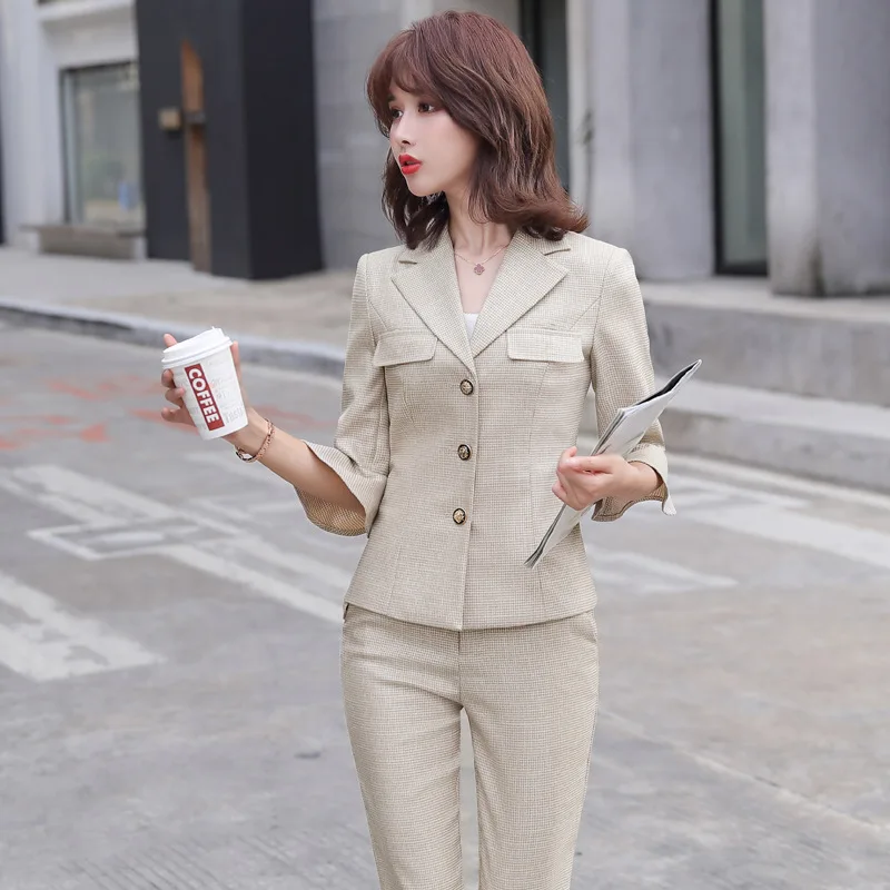 Костюм женский с расклешенными рукавами жакет и брюки комплект для работы