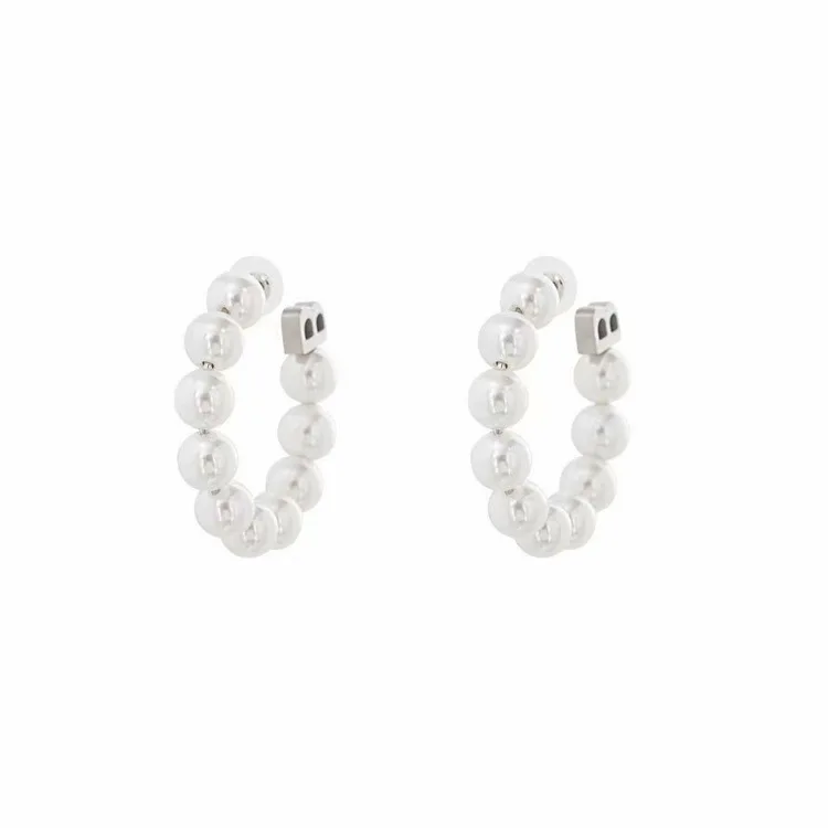 

Japanese and Korean fashion letter opening full pearl earrings ladies temperament U-shaped earring