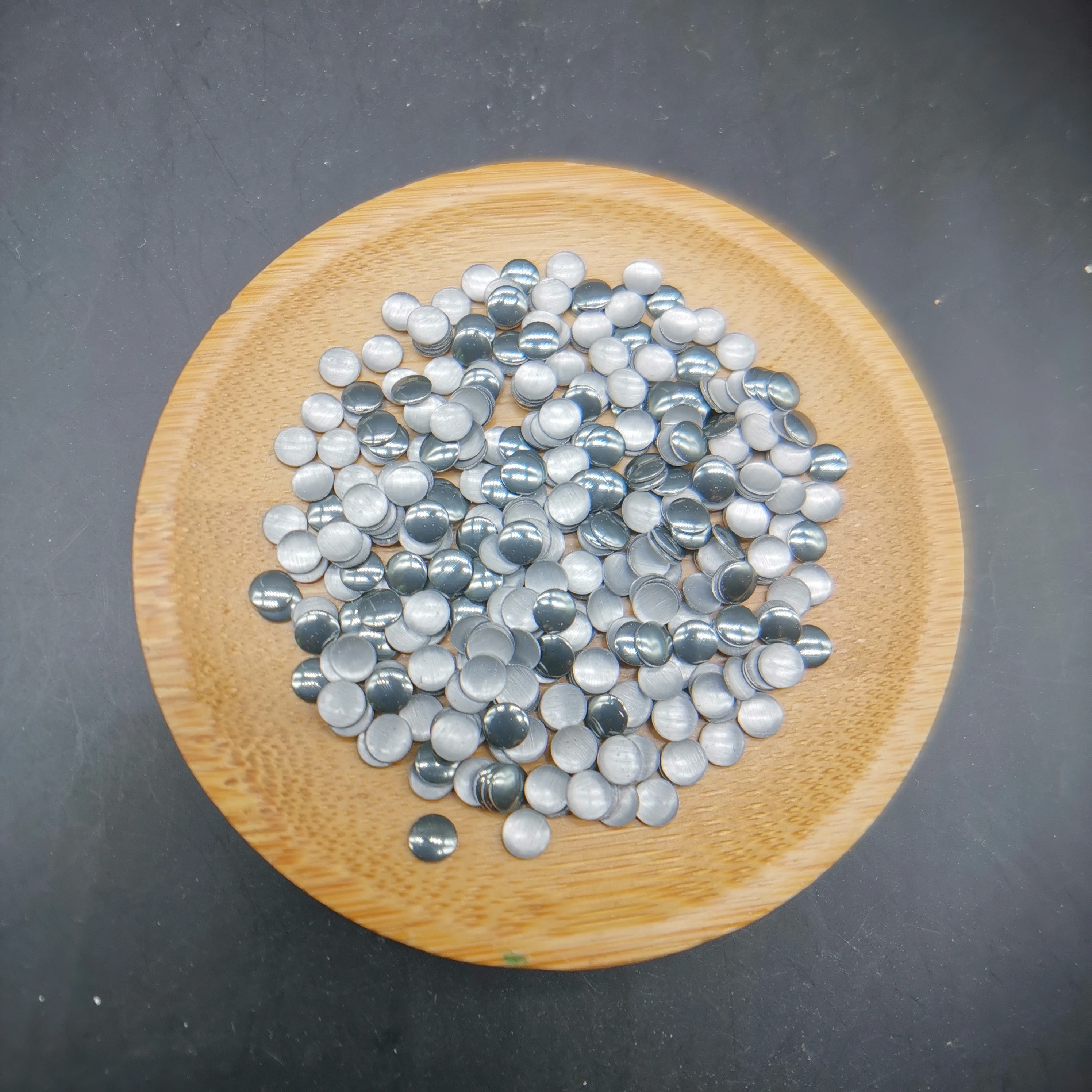 Круглые металлические стразы гвоздики с горячей фиксацией в стиле панк шпильки