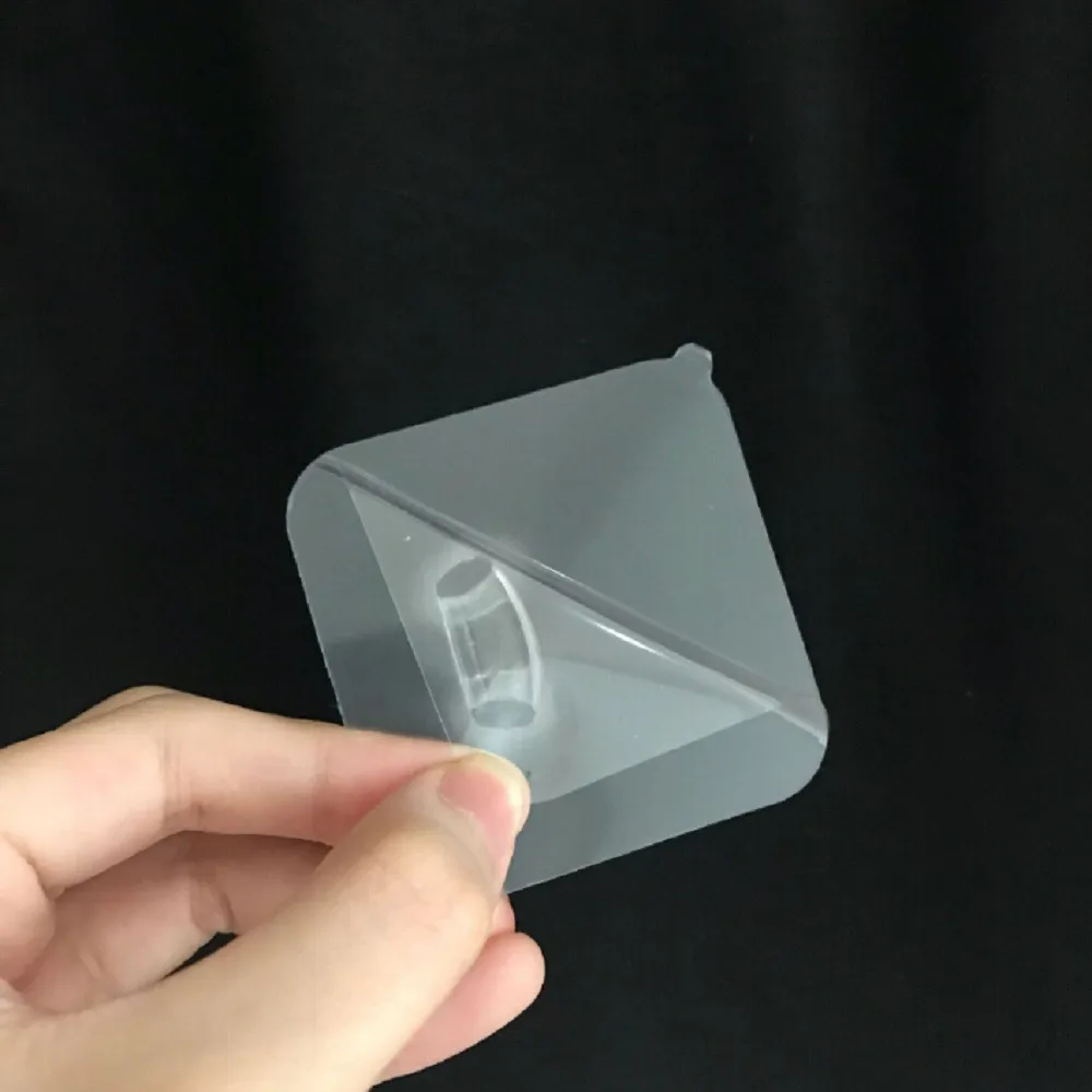 Настенный пластиковый держатель-вешалка для розеток | Дом и сад