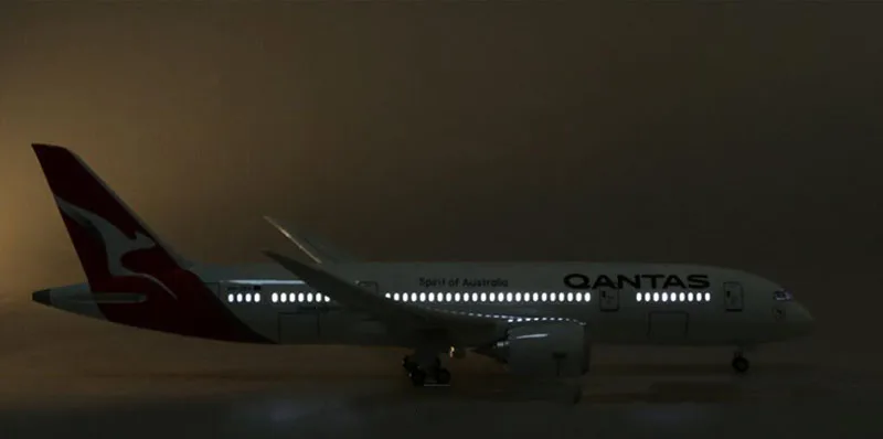 with light 1/130 масштаб 47 см самолет Boeing B787 Dreamliner самолет QANTAS Airways модель самолетов W свет и колеса литой под давлением пластиковый самолет - Цвет: with light