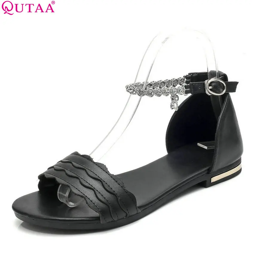 Женские босоножки на низком каблуке QUTAA черные повседневные из бычьей и