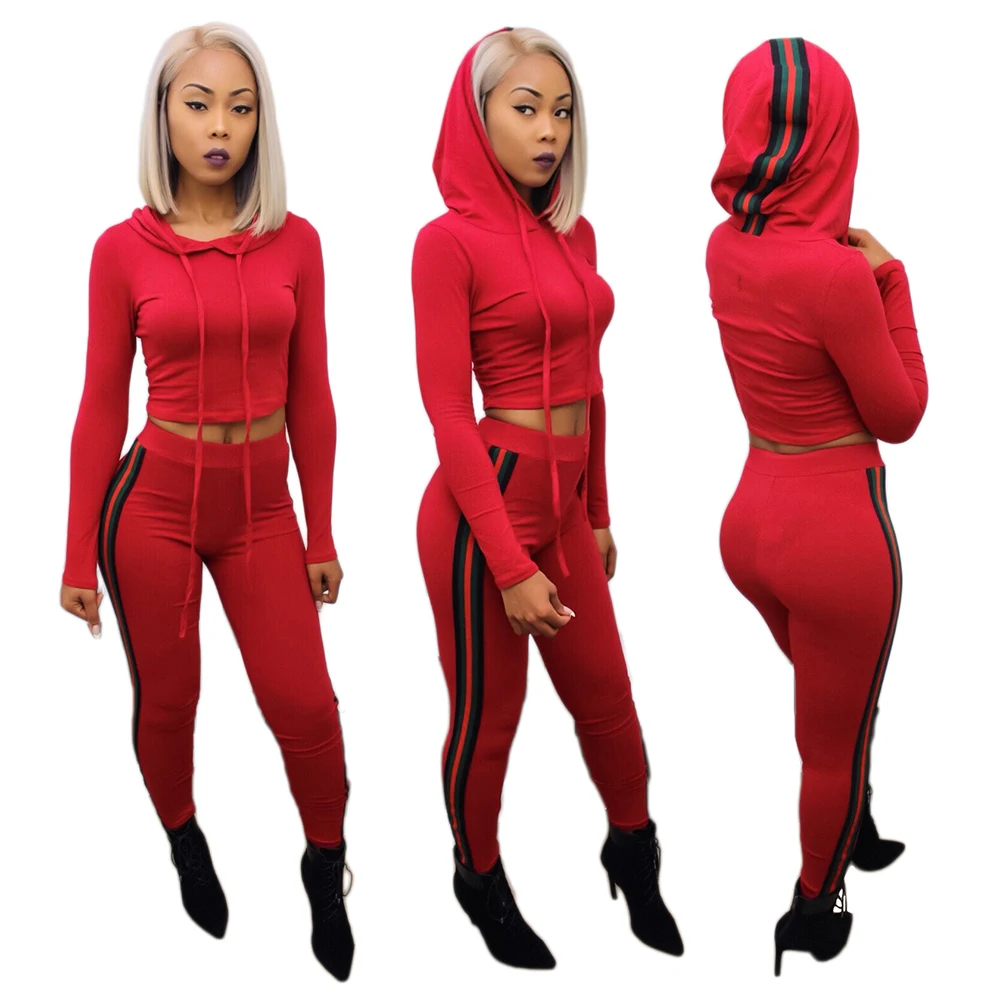 Женский однотонный спортивный костюм из двух предметов в полоску сбоку