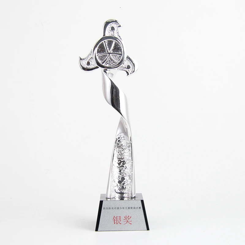 По индивидуальному заказу на трофее премии Колледж спортивные золотые трофей с