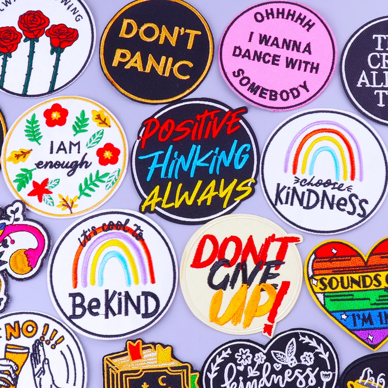 Термоклейкие нашивки в полоску с надписью Hippie | Дом и сад