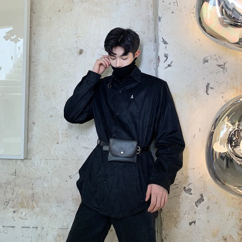 Мужская кожаная сумка с заклепками и ремнем свободная длинными рукавами