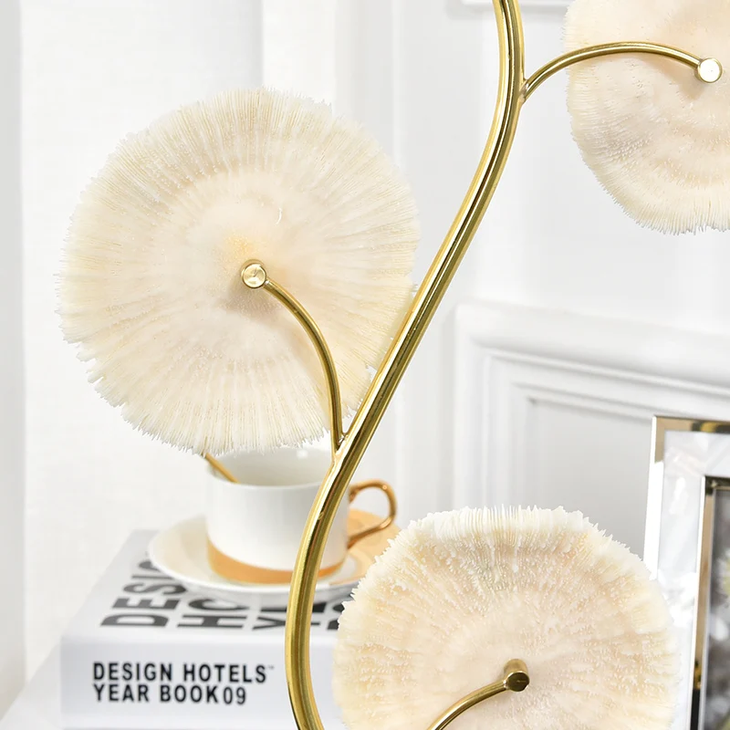 Современный Креативный витой металл с белой коралловой статуей предметы для