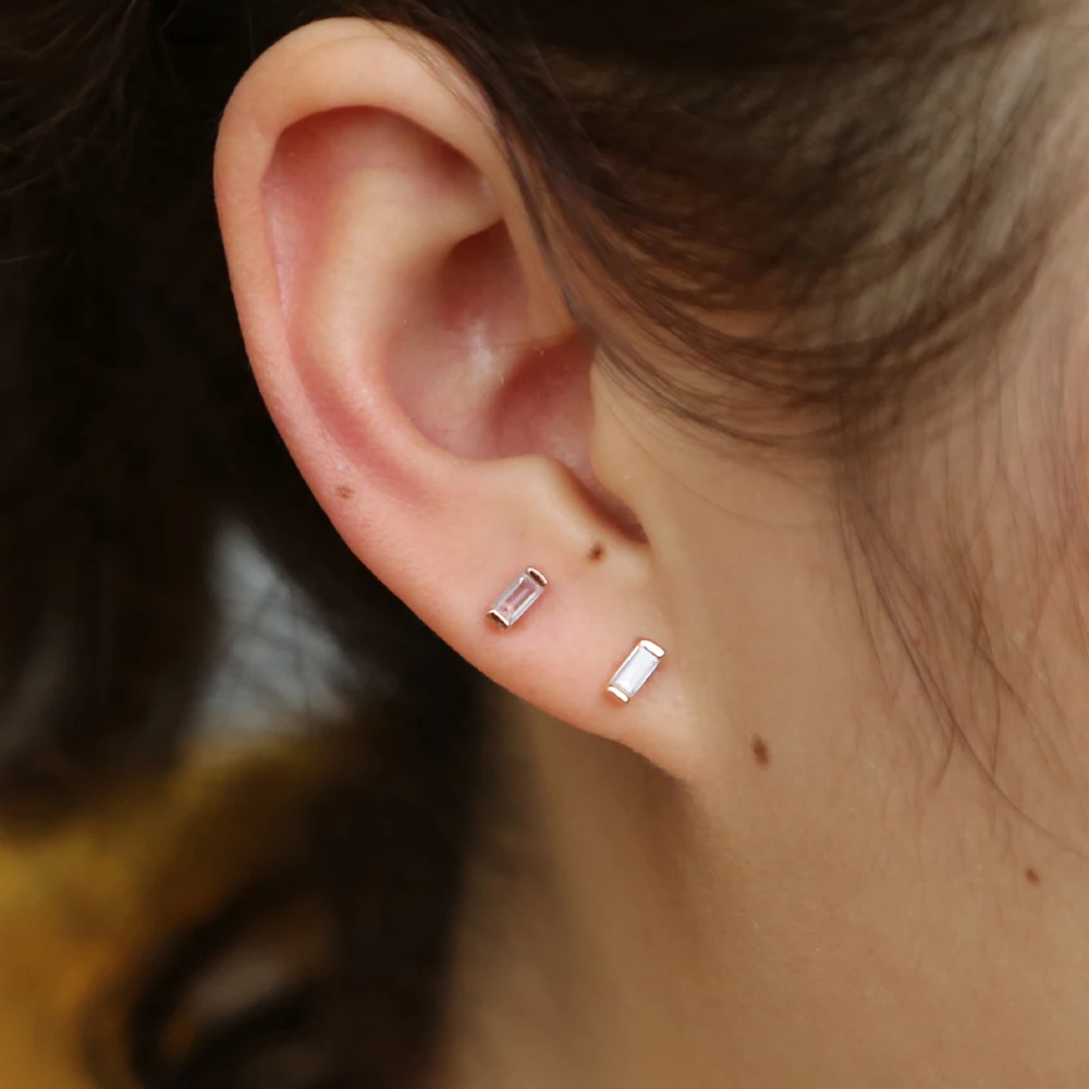 Крошечные изящные золотые ювелирные изделия для девочек с одним камнем багет