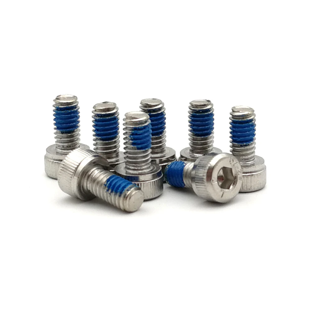 Самоблокирующийся винт из нержавеющей стали DIN912 с шестигранной головкой и