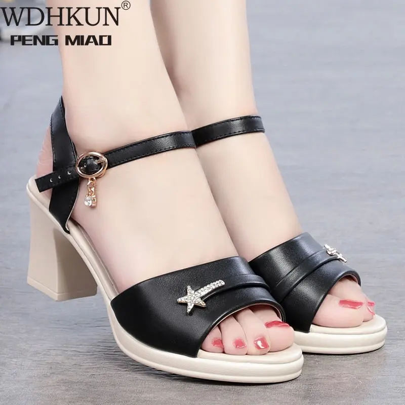 

Сандалии женские, лето 2021, новые женские черные туфли с открытым носком, сексуальные сандалии на высоком каблуке, модные кожаные пляжные сан...