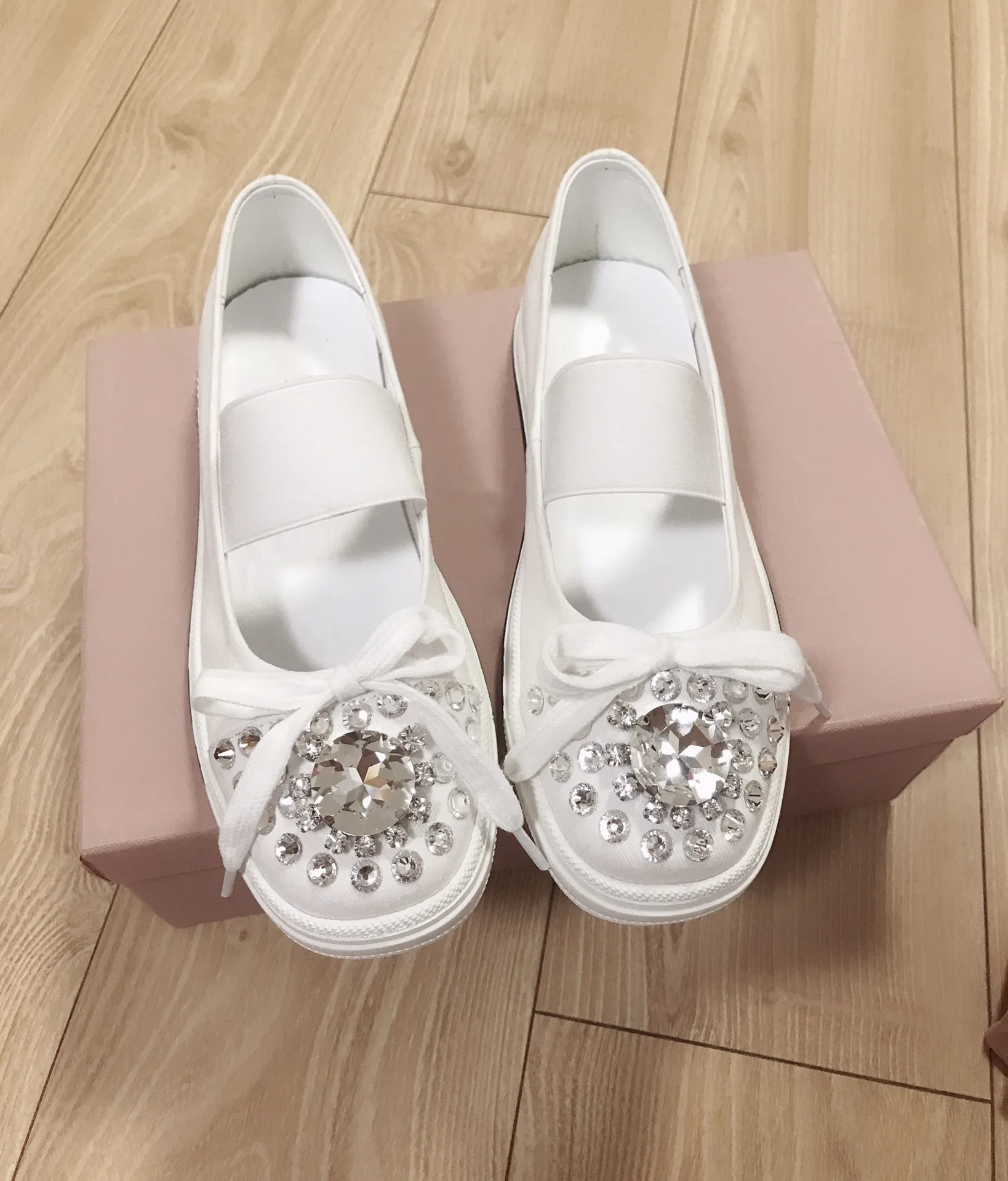 

High Quality Brand Design Flat Shoes Woman Casual Cozy Rhinestones Decor Sneakers Slip On Sapato Feminino High Quality DadShoes