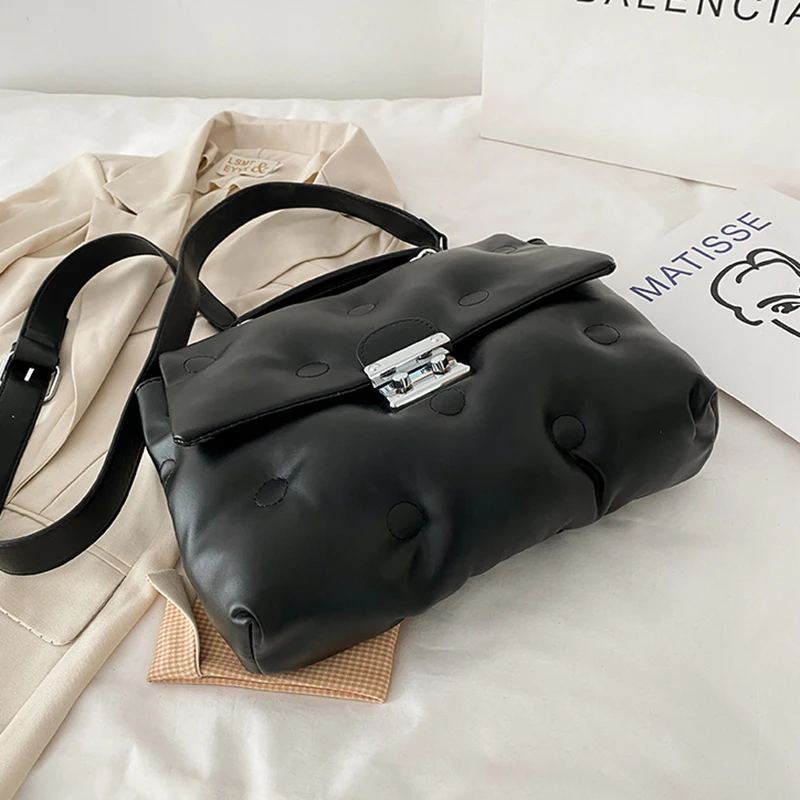 

Winter Space Cotton Down Shoulder Bag High Quality Large Capacity Soft Pillow Shape Crossbody Pack New Design Feather Bale Bags