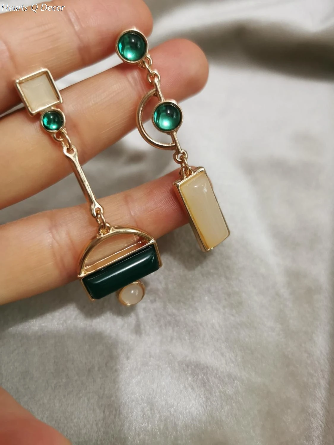 Серьги-подвески неправильной формы в стиле ретро с изображением зелёного дворца