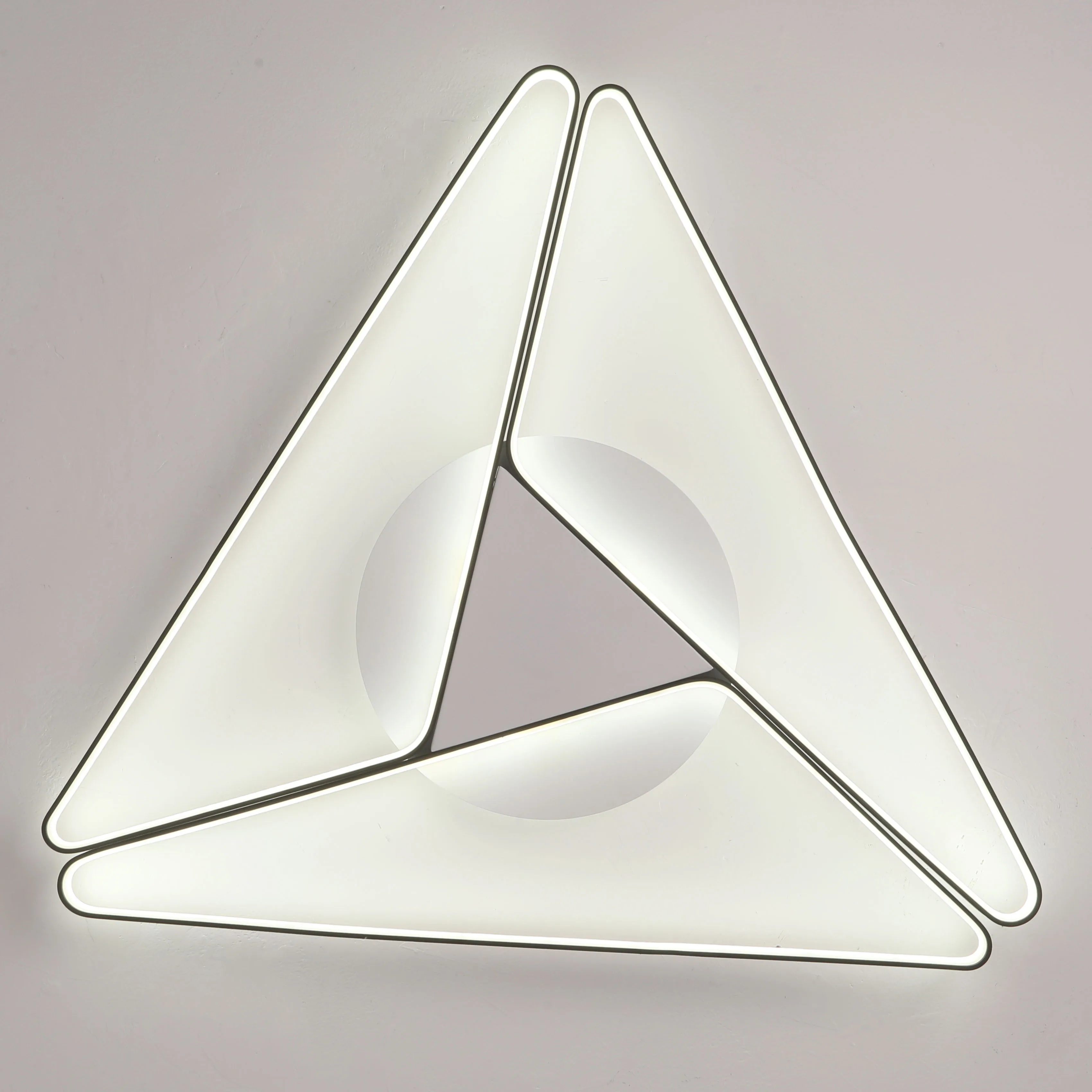 Современная потолочная светодиодная люстра декоративный светильник черного и