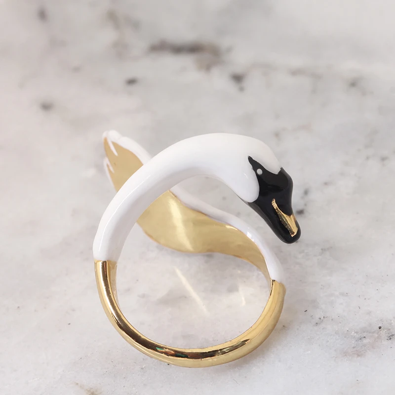 Женское кольцо с эмалью и лебедем в форме винограда|swan ring|designer ringring design |