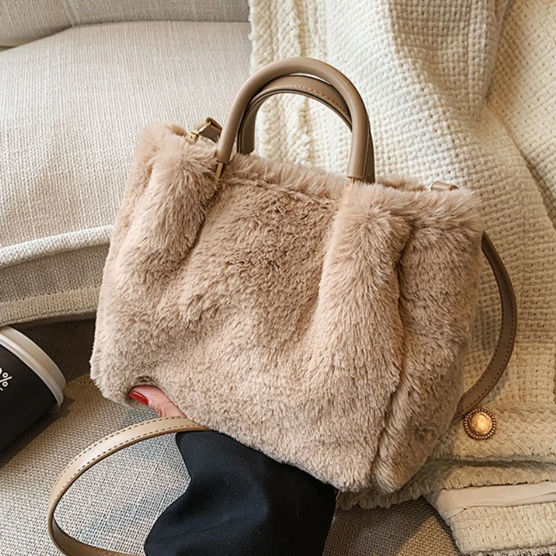 

Faux Fur Large Tote Bag 2022 New High-quality Plush Women's Designer Handbag Large-capacity Travel Bag