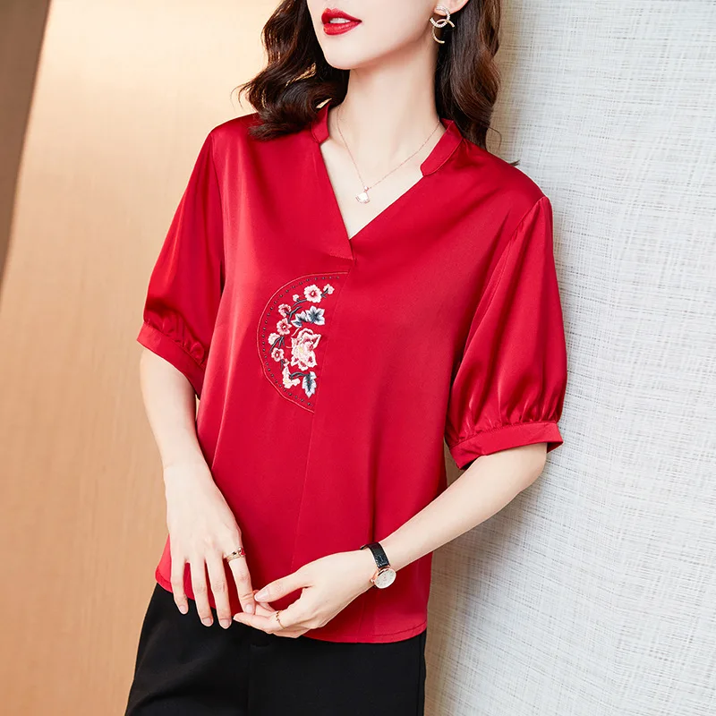 

Блузка Женская атласная с коротким рукавом и V-образным вырезом