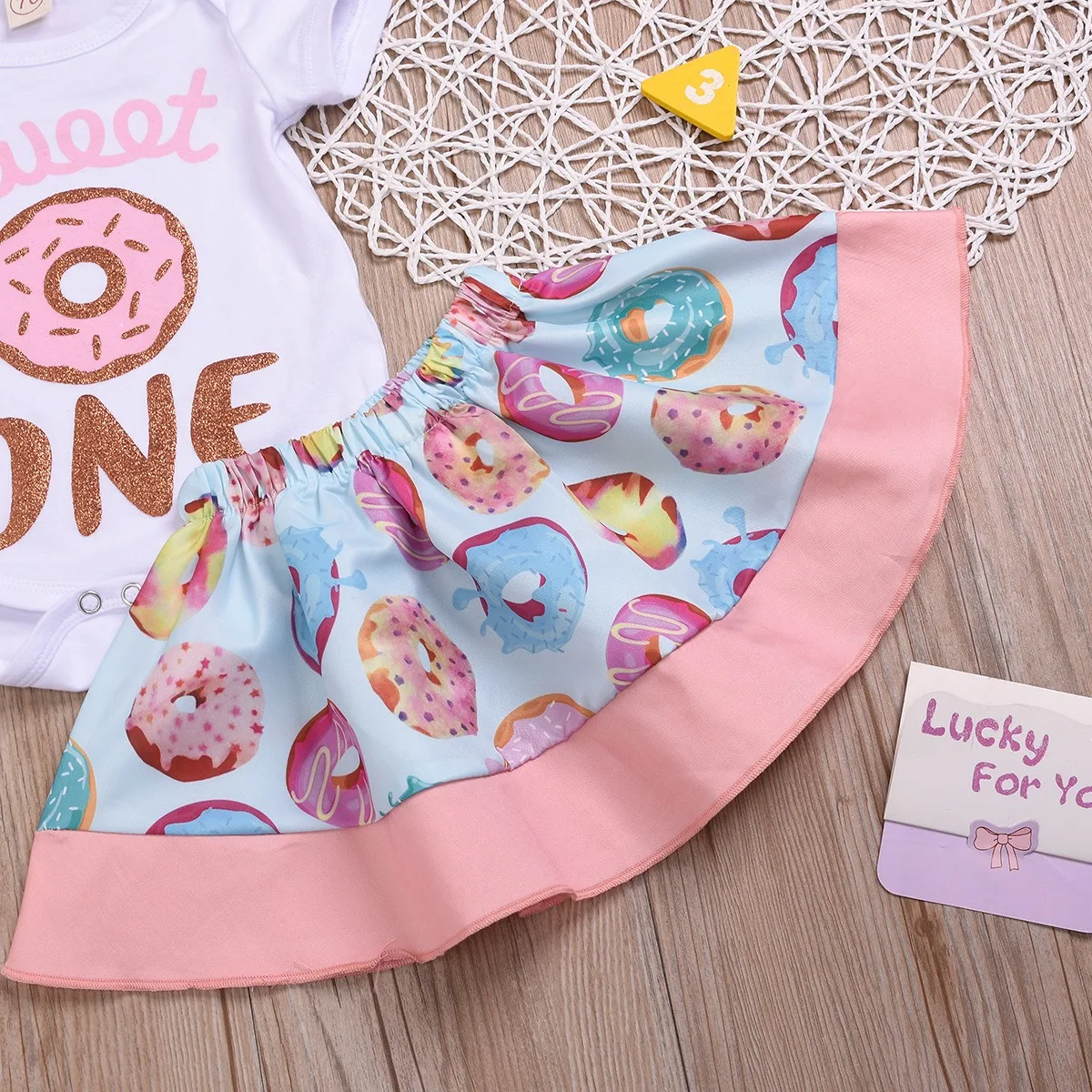 

3-piece Sweet Doughnut Print Bodysuit Skirt and Headband Set for Baby Girl