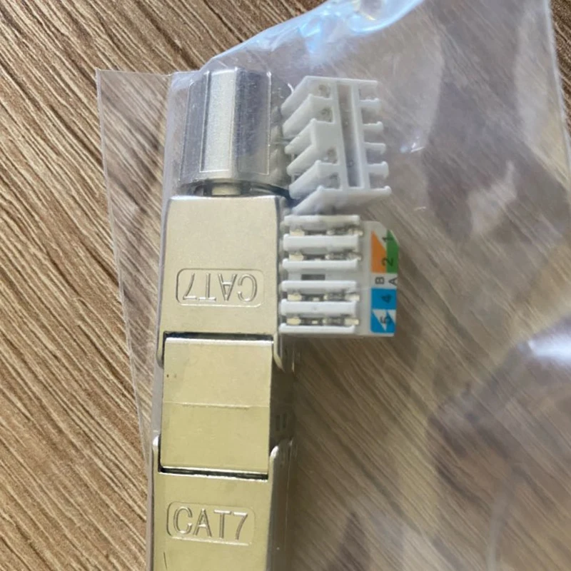 

Cat7 Cable Extender Connection Adapter Connection Box RJ45 Lan Cable Extension Connector Fully Shielded Tool-Free