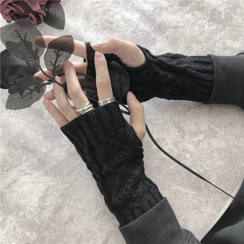 

Half-fingered gloves for men and women, warm autumn and winter, pure color, wearing fingerless gloves, Gothic style fake sleeves