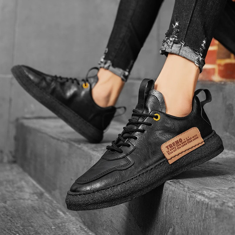 

Мужские кожаные кроссовки на шнуровке, черные Нескользящие кроссовки с вулканизированной подошвой, на плоской платформе, для прогулок и бе...